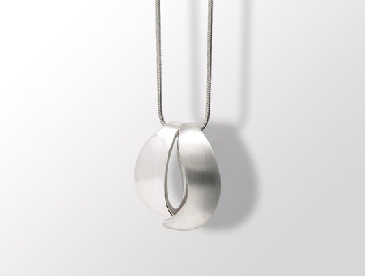 Sterling silver pendant, style P4893