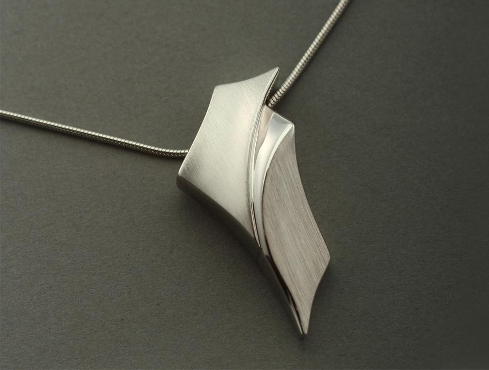 P2294 PENDANT NO STONE - Charizzma