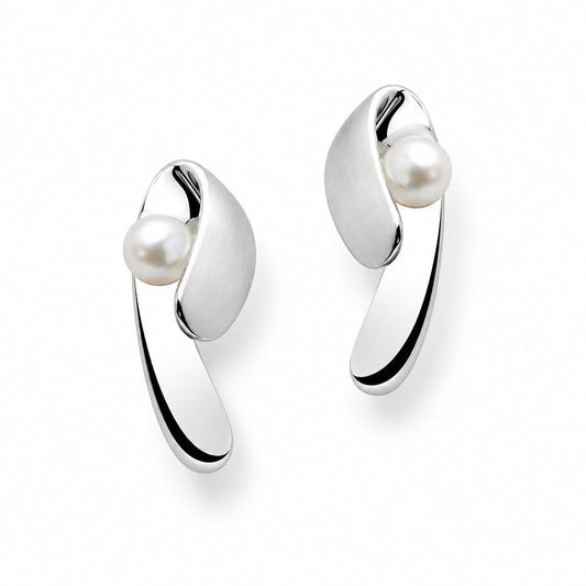 Cultured Pearl earrings in sterling silver, style E7364