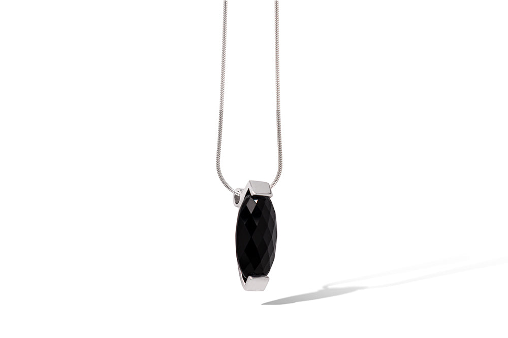 Black Onyx pendant in sterling silver, style P3200