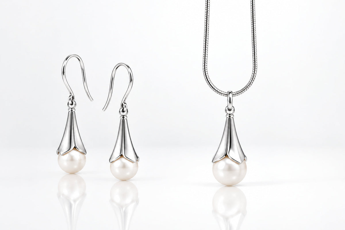 Pearl jewelry set in sterling silver, style SET556