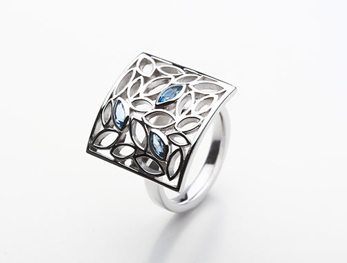 Blue Topaz and Peridot ring in sterling silver by Joryel Vera, style R4377 - view 2