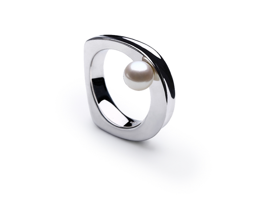 Cultured Pearl ring in sterling silver, style R3967
