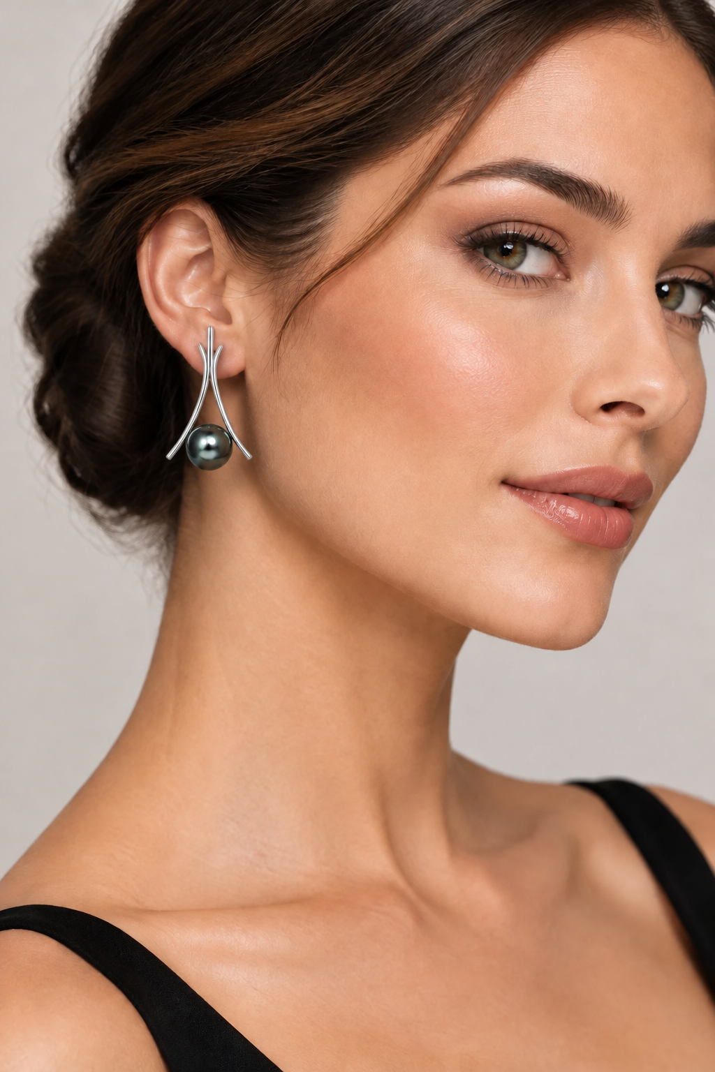 Black Tahitian Pearl Earrings in 925 Sterling Silver | E8115 - view 2