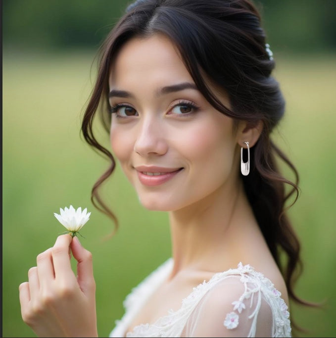 Modern Hoop Earring E21857