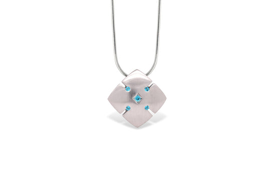 P2256 SCANDINAVIAN GEMSTONE PENDANT