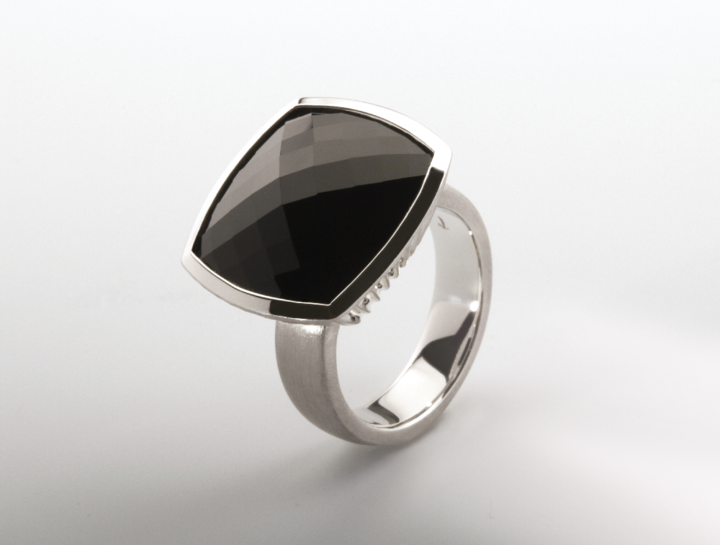 Black Onyx ring in sterling silver, style R4735