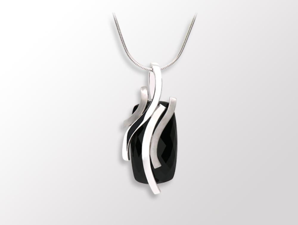 Black Onyx pendant in sterling silver by Joryel Vera, style P7341