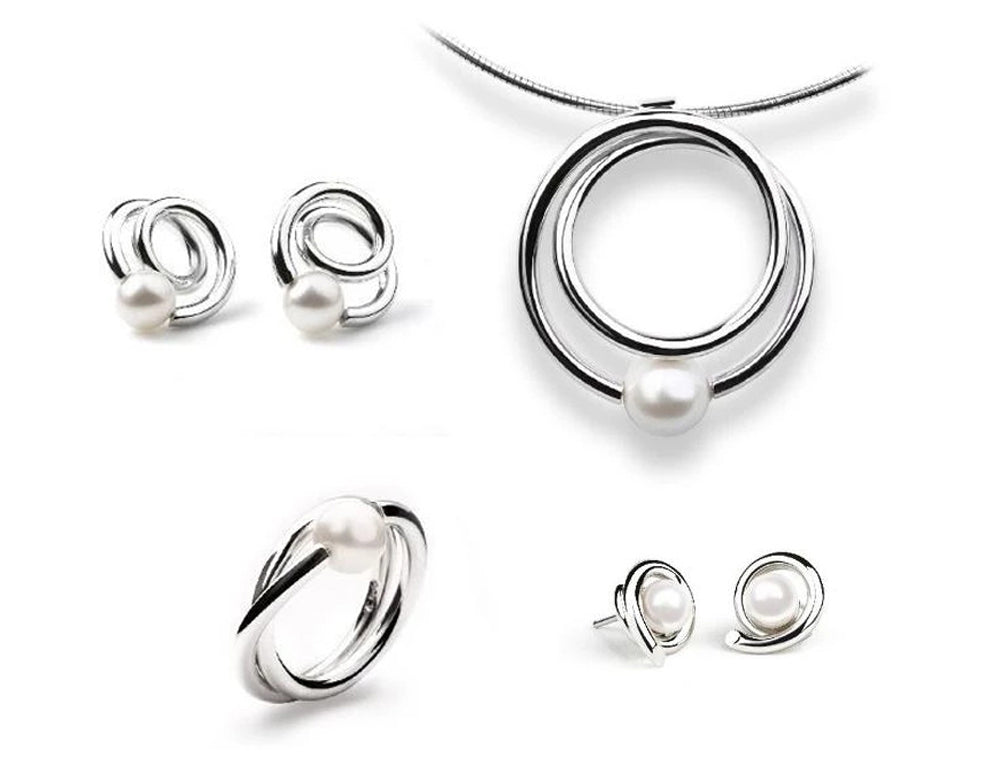 Cultured Pearl jewelry set in sterling silver