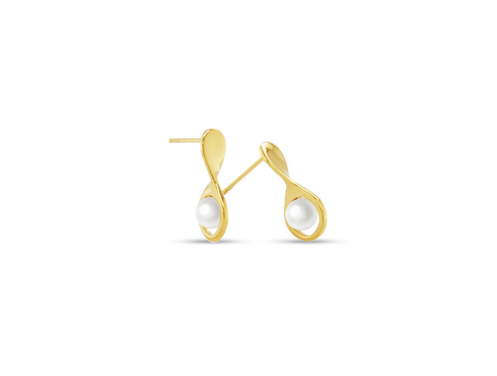 Pearl earrings in sterling silver by Joryel Vera, style E21105
