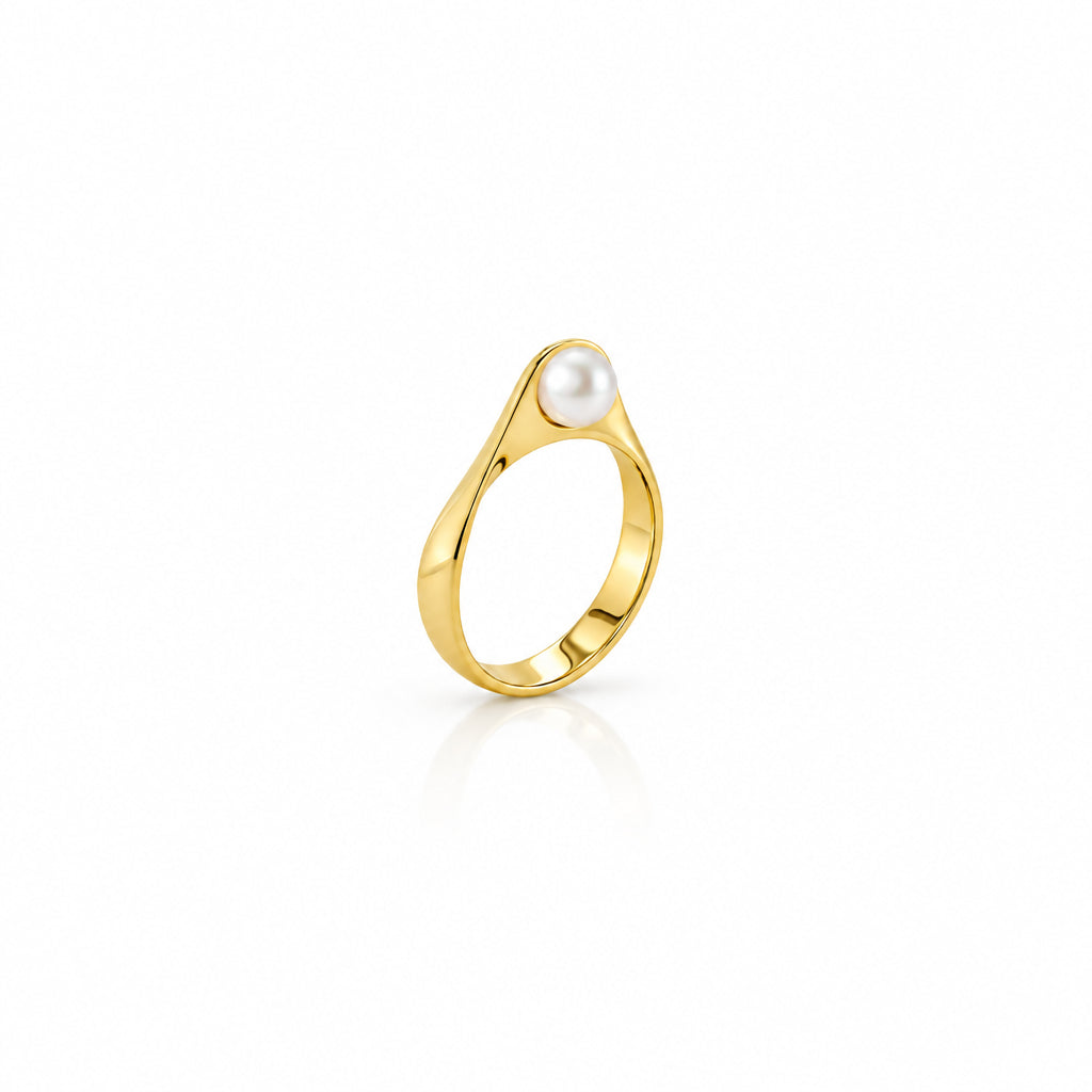 Pearl ring in sterling silver by Joryel Vera, style R22905