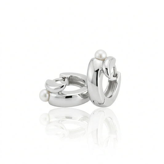 Pearl earrings in sterling silver by Joryel Vera, style E2903