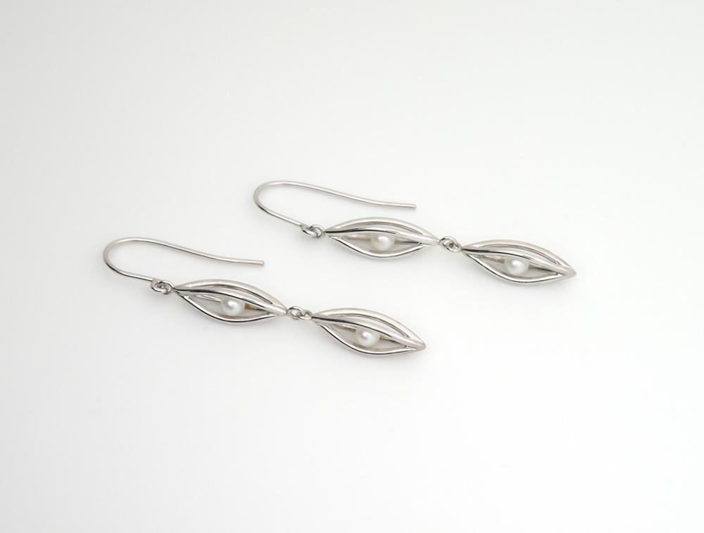 Pearl earrings in sterling silver by Joryel Vera, style E9339 - view 2