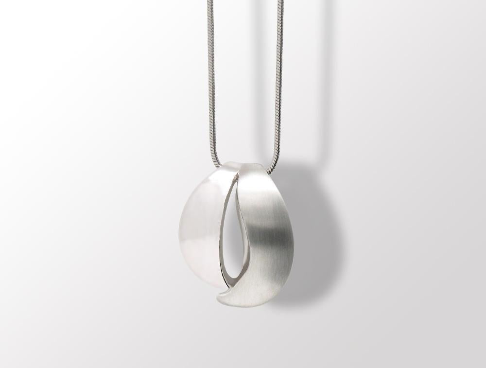Sterling silver pendant, style P4893