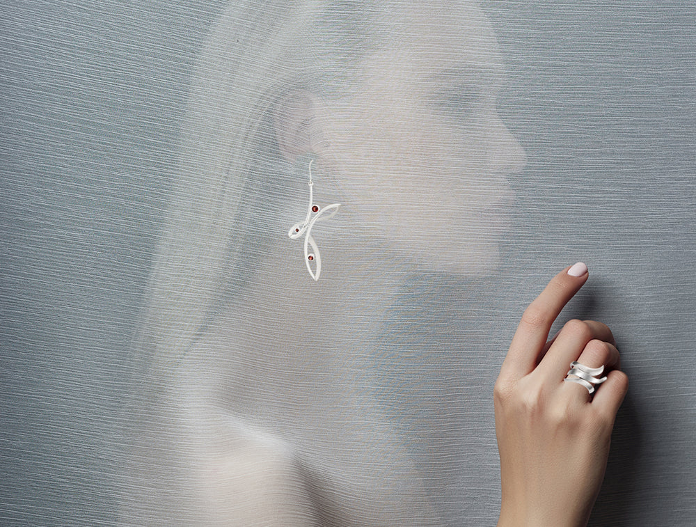 Garnet earrings in sterling silver, style E9848