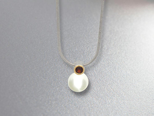 8mm cultured pearl w/garnet - Charizzma Jewelry