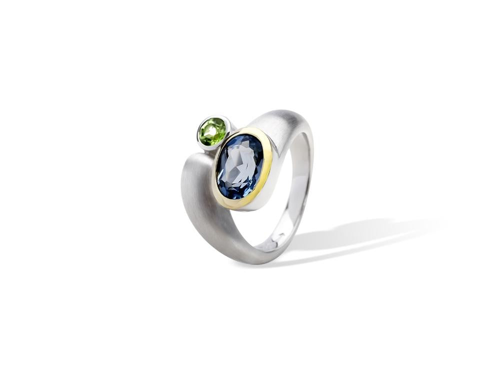 Blue Topaz and Peridot ring in sterling silver, style R5835