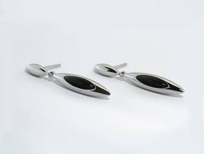 Black Onyx and White Agate earrings in sterling silver, style E4868