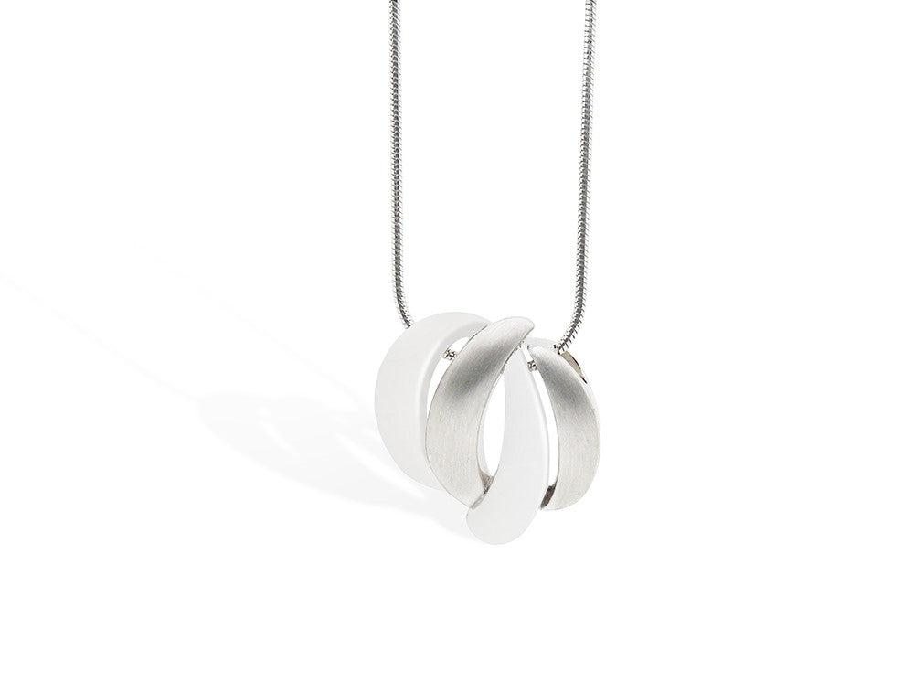 Sterling silver pendant, style P4895