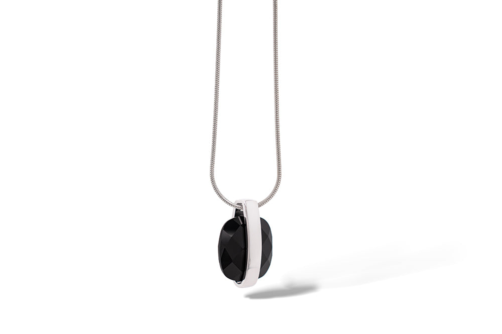 Black Onyx pendant in sterling silver, style P2933