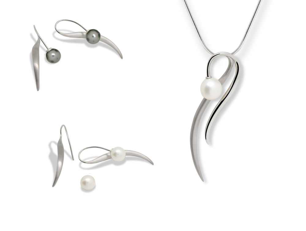 Tahitian Pearl earrings in sterling silver