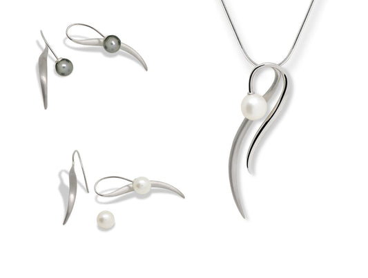 Tahitian Pearl earrings in sterling silver