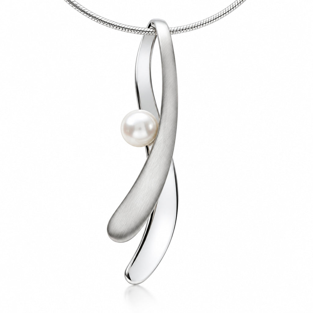 Pearl pendant in sterling silver by Joryel Vera, style P6130