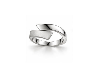 Classic Scandinavian Design Ring in 925 Sterling Silver | R3585