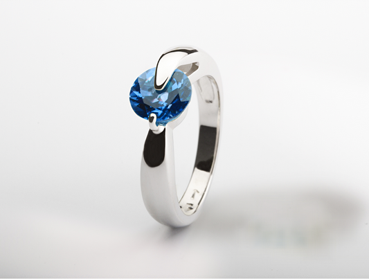 R2401 BLUE TOPAZ RING - Charizzma Jewelry