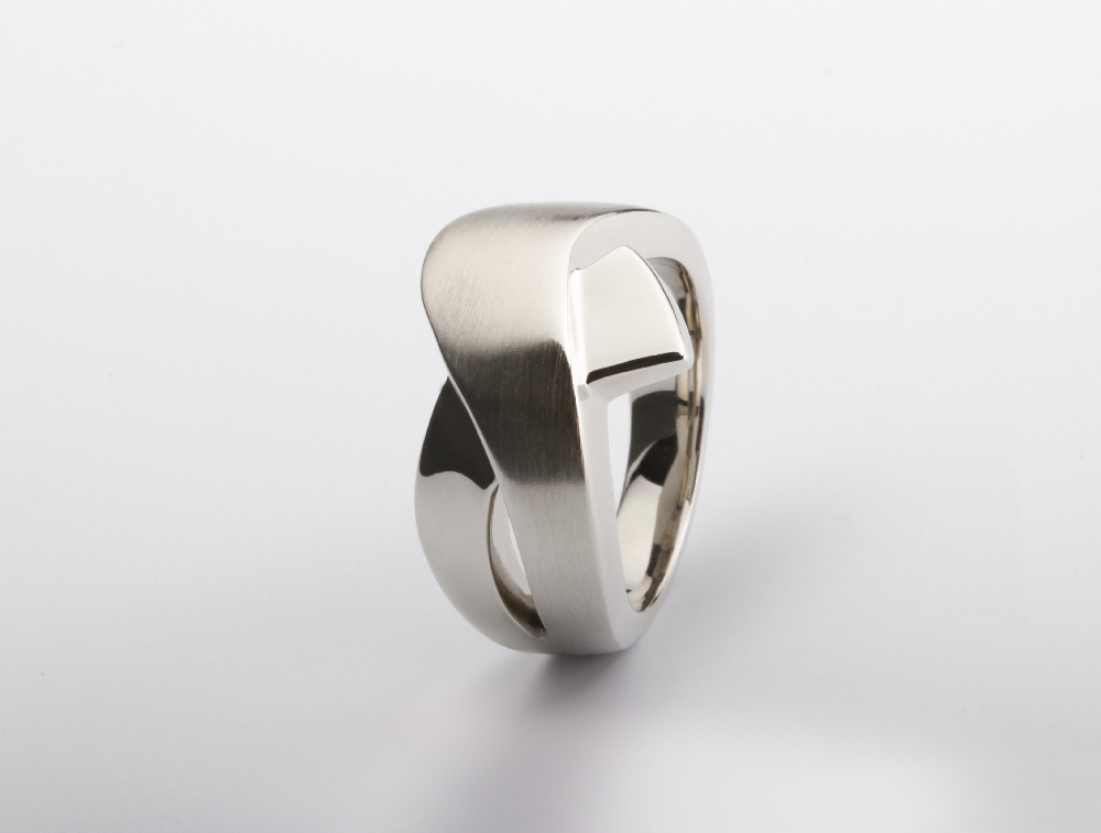Sterling silver ring, style R5285
