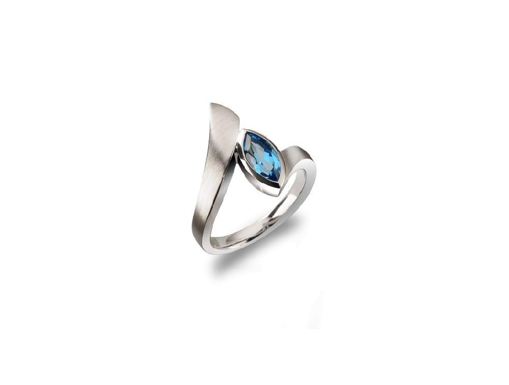 Blue Topaz and Garnet ring in sterling silver, style R5832 - view 2