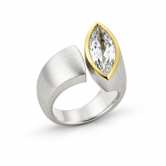 Clear Quartz ring in sterling silver, style R4571