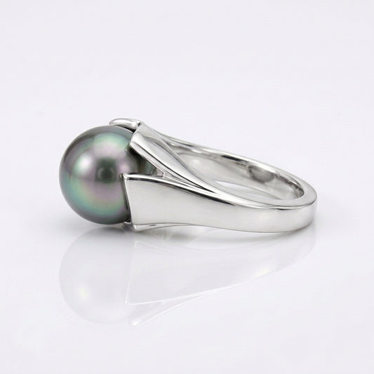 Pearl ring in sterling silver by Joryel Vera, style R6498