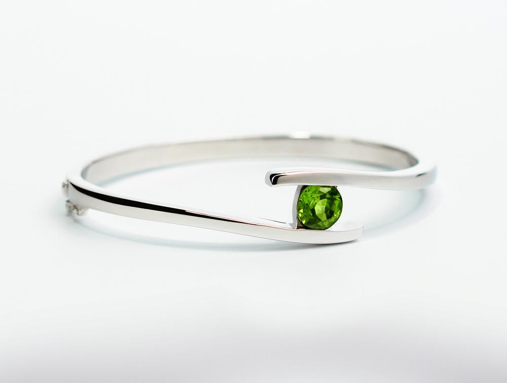 Contemporary Classic Bracelet B1686 - B1686 Faceted Peridot - Bracelet