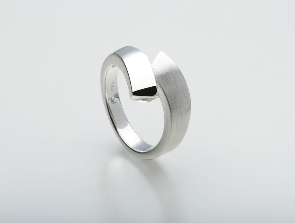 Sterling silver ring, style R3585