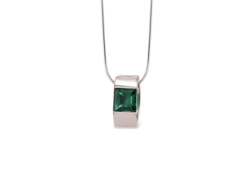 Unique Square Gemstone Pendant P3803 - P3803 GREEN QUARTZ - Pendant