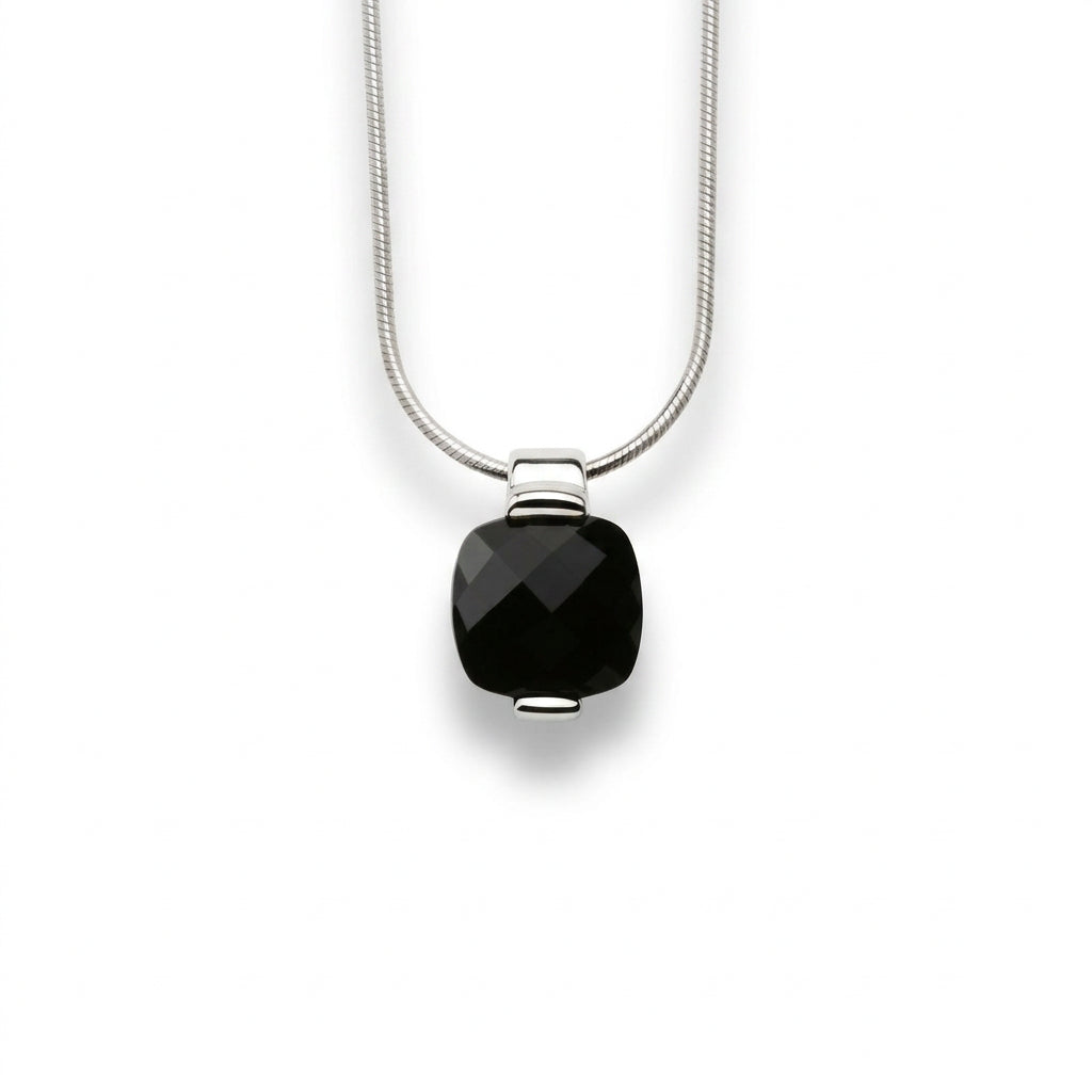Black Onyx Pendant in 925 Sterling Silver | P3185