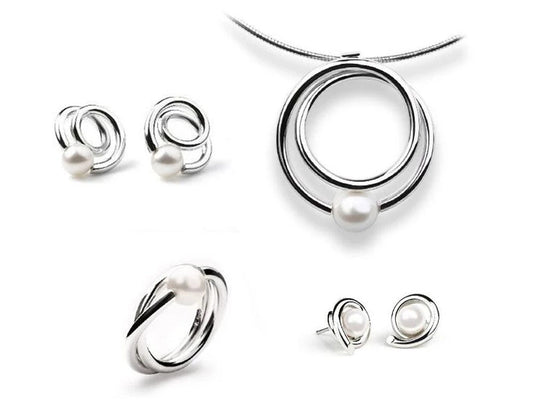 Cultured Pearl jewelry set in sterling silver