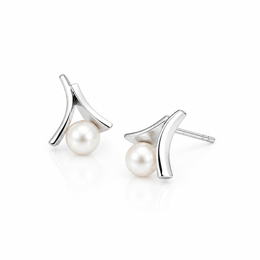 Pearl earrings in sterling silver, style E9313