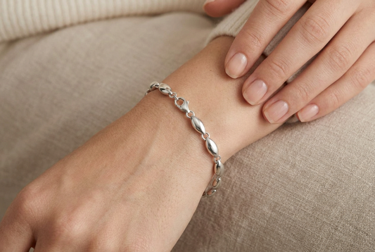 Contemporary Silver Bracelet in 925 Sterling Silver | B1121