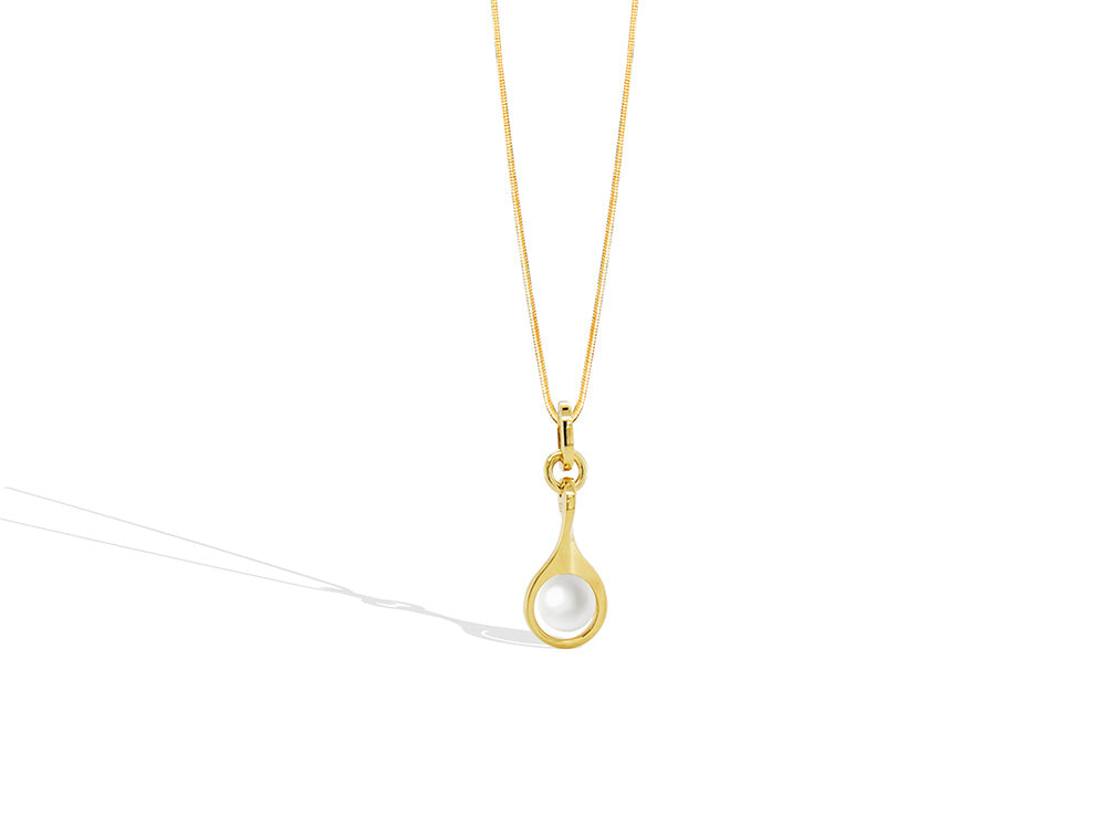 Pearl pendant in sterling silver by Joryel Vera, style P16327
